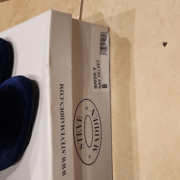 NWT Steve Madden Brisk Velvet Booties - Picture 3 of 4